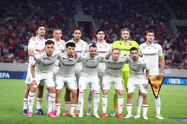 UEFA Europa League - Olympiacos FC vs Jagiellonia BiaÅ‚ystok - Players of Jagiellonia BiaÅ‚ystok pose for a group photo during the UEFA Europa League Phase matchday 1 soccer match between Olympiacos FC and Jagiellonia BiaÅ‚ystok at the Georgios Karaiskakis Stadium in Piraeus, Greece, 16 September 2026. IMAGO ONE INCH PRODUCTIONS PIRAEUS GREECE Copyright: xONExINCHxPRODUCTIONSx 7088927