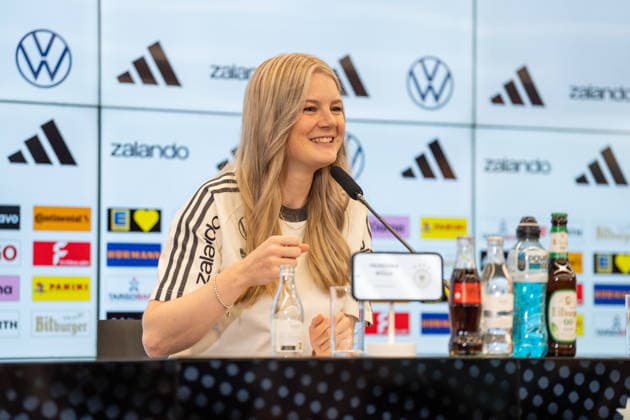 17.09.2026, GER, Nominierungs-Pressekonferenz UEFA Nations League 2026 2027 - mit Bundestrainer Jürgen Klopp Franziska Wülle (Pressesprecherin, Deutschland) Frankfurt DFB-Campus Frankfurt Deutschland Copyright: xnordphotoxGmbHx xChristianxSchulzex