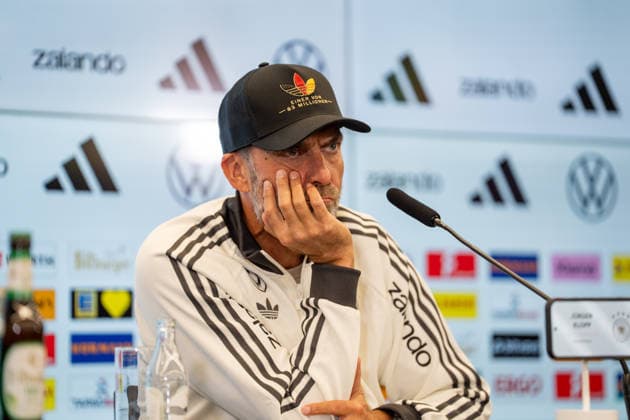 17.09.2026, GER, Nominierungs-Pressekonferenz UEFA Nations League 2026 2027 - mit Bundestrainer Jürgen Klopp Jürgen Klopp (Bundestrainer Chef-Trainer, Deutschland) Hände vor dem Gesicht, genervt, Gestik, Mimik, Emotionen Frankfurt DFB-Campus Frankfurt Deutschland Copyright: xnordphotoxGmbHx xChristianxSchulzex