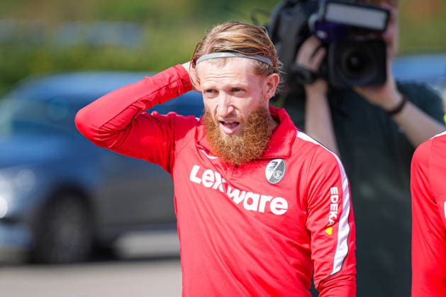 Fussball, Bundesliga, Herren, Training SC Freiburg - Europa-Park-Stadion, Europa Park Stadion,: Niklas Beste (SC Freiburg, 19) Freiburg Europa Park Stadion Baden-Württemberg Deutschland Copyright: xFINLEYxMÖRCHx