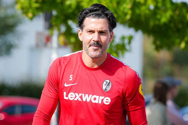 Fussball, Bundesliga, Herren, Training SC Freiburg - Europa-Park-Stadion, Europa Park Stadion,: Anthony Jung (SC Freiburg 5) Freiburg Europa Park Stadion Baden-Württemberg Deutschland Copyright: xFINLEYxMÖRCHx