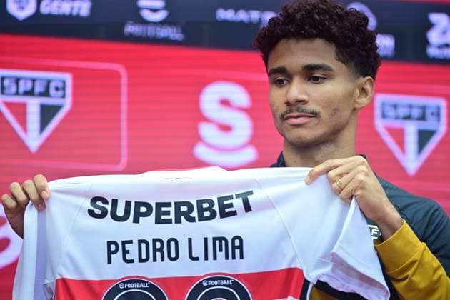 SuperCT Sao Paulo (SP), 09 17 2026 - SPORTS FOOTBALL-SAO PAULO - Presentation of player Pedro Lima, accompanied by football director Rafinha, as the new Sao Paulo player, held in the press room of SuperCT, in Sao Paulo, on the afternoon of Thursday, September 17 (Photo: Eduardo Carmim Photo Premium SPP) 30930 (Eduardo Carmim SPP) Copyright: xEduardoxCarmimx xSPPx spp-en-EdCa-eduardo_carmim_photo_premium_507535