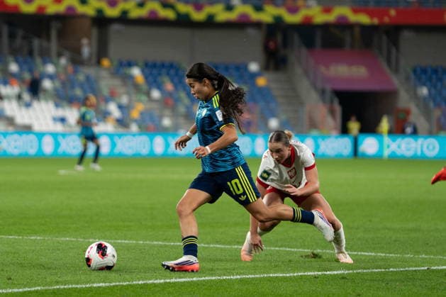 BIELSKO BIALA 17.09.2026 MISTRZOSTWA SWIATA W PILCE NOZNEJ KOBIET DO LAT 20 2026 MECZ: POLSKA - KOLUMBIA --- FIFA U-20 WOMEN S WORLD CUP 2026 MATCH: POLAND - COLUMBIA MARIANA SILVA ZUZANNA GRZYWINSKA FOT. MATEUSZ WIEWIORKA 400MM.PL NEWSPIX.PL --- newspix.pl