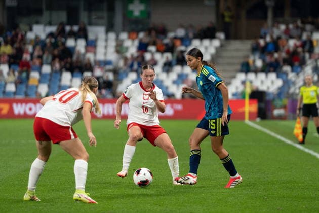 BIELSKO BIALA 17.09.2026 MISTRZOSTWA SWIATA W PILCE NOZNEJ KOBIET DO LAT 20 2026 MECZ: POLSKA - KOLUMBIA --- FIFA U-20 WOMEN S WORLD CUP 2026 MATCH: POLAND - COLUMBIA ZUZANNA GRZYWINSKA SAMANTHA RODRIGUEZ FOT. MATEUSZ WIEWIORKA 400MM.PL NEWSPIX.PL --- newspix.pl 