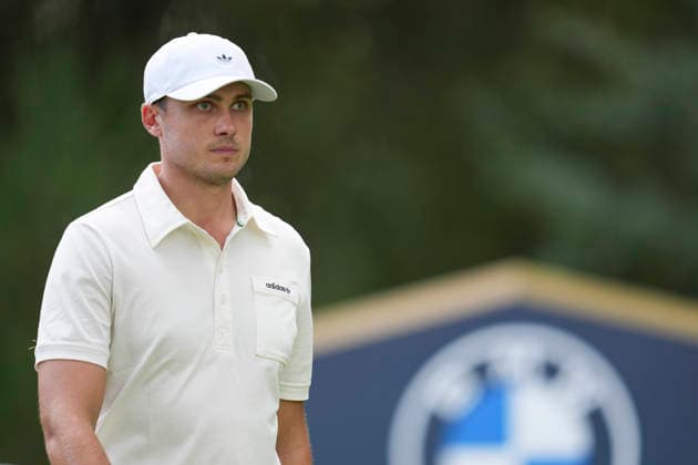 VIRGINIA WATER, ENGLAND - SEPTEMBER 17: Ludvig Aberg (SWE) walks from the thirteenth tee during Round 1 at the BMW PGA, Golf Herren Championship at Wentworth Golf Club, Virginia Water on September 17, 2026 in Surrey, England The BMW PGA Championship