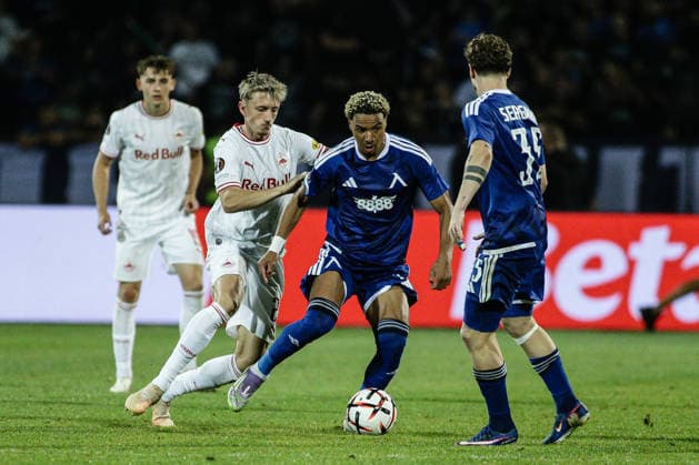 IPA88644668 - Salzburg s Tim Drexler in action against Levski s Armstrong Oko-Flex during the Europa League match between PFC Levski and FC Red Bull Salzburg at Vasil Levski National Stadium in Sofia, Bulgaria, on September 17, 2026  Copyright: xIvanxSxIvanov IPAxSportx xx IPA88644668