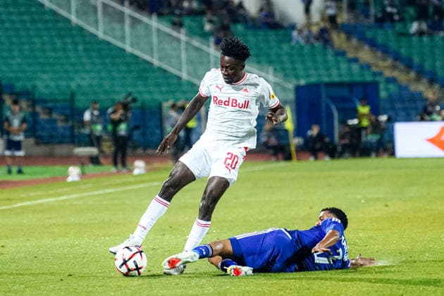 Football - Europa League - League phase - Round 1 - PFC Levski Sofia vs FC Red Bull Salzburg - 09.17.2026 Football - Europa League - League phase - Round 1: Maicon, 3 of PFC Levski and Edmund Baidoo, 20 of FC Red Bull Salzburg during Europa League phase - Round 1 match between PFC Levski Sofia vs FC Red Bull Salzburg at Vasil Levski Stadium in Sofia, Bulgaria, on September 17th, 2026. Copyright: xYulianxTodorovx