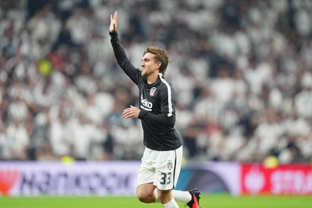 Besiktas v Olympique Marseille - UEFA Europa League ISTANBUL, TURKIYE - SEPTEMBER 17: Besiktas Ridvan Yilmaz (33) greets supporters before the UEFA Europa League Week 1 match between Besiktas and Olympique Marseille at Tupras Stadium in Istanbul, Turkiye, on September 17, 2026. Adem Kutucu Anadolu Istanbul Turkey. Editorial use only. Please get in touch for any other usage.  Copyright: x2026xAnadoluxAdemxKutucux