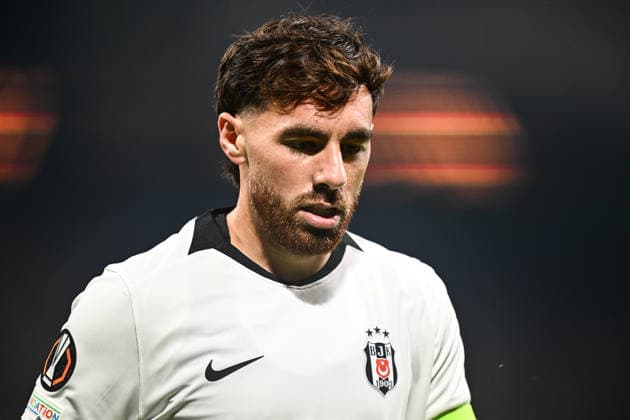 Besiktas v Olympique Marseille - UEFA Europa League ISTANBUL, TURKIYE - SEPTEMBER 17: Orkun Kokcu of Besiktas gestures during the UEFA Europa League Week 1 match between Besiktas and Olympique Marseille at Tupras Stadium in Istanbul, Turkiye, on September 17, 2026. Hakan Akgun Anadolu Istanbul Turkey. Editorial use only. Please get in touch for any other usage.  Copyright: x2026xAnadoluxHakanxAkgunx