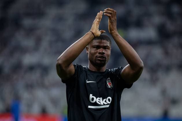 Besiktas JK vs Marseille UEFA Europa League - League Phase MD1 Emmanuel Agbadou of Besiktas JK waves to the fans in the stands prior to the UEFA Europa League 2026 27 League Phase MD1 match between Besiktas JK and Marseille at Tupras Stadium in Istanbul, Turkey, on September 17, 2026 Istanbul Turkey  Copyright: xBurakxBasturkx