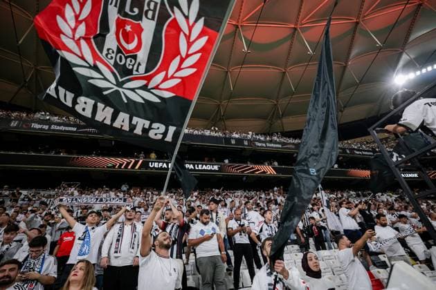 Besiktas JK vs Marseille UEFA Europa League - League Phase MD1 A Besiktas JK fan waves a flag prior to the UEFA Europa League 2026 27 League Phase MD1 match between Besiktas JK and Marseille at Tupras Stadium in Istanbul, Turkey, on September 17, 2026 Istanbul Turkey  Copyright: xBurakxBasturkx