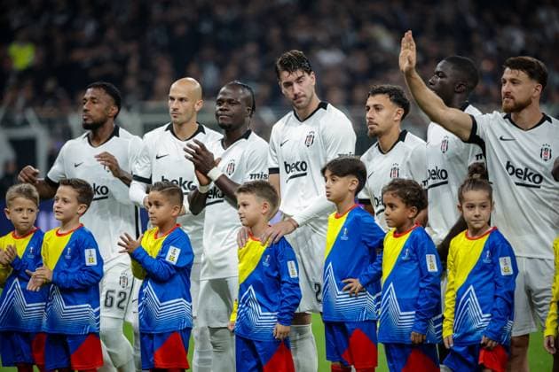 Besiktas JK vs Marseille UEFA Europa League - League Phase MD1 Besiktas team stands during opening ceremony prior to the UEFA Europa League 2026 27 League Phase MD1 match between Besiktas JK and Marseille at Tupras Stadium in Istanbul, Turkey, on September 17, 2026 Istanbul Turkey  Copyright: xBurakxBasturkx