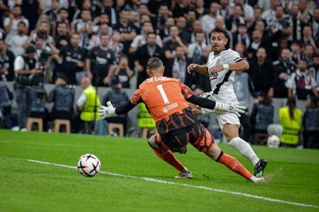Besiktas JK vs Marseille UEFA Europa League - League Phase MD1 Ilhan Fakili of Besiktas JK shoots at goal during the UEFA Europa League 2026 27 League Phase MD1 match between Besiktas JK and Marseille at Tupras Stadium in Istanbul, Turkey, on September 17, 2026 Istanbul Turkey  Copyright: xBurakxBasturkx