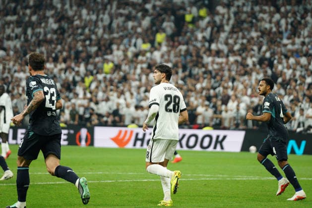 September 17, 2026, Besiktas, Istanbul, Turkey: Dusan Vlahovic (C) of Besiktas looks on during the UEFA Europa League - League Phase, Matchday 1 - football match between Besiktas and Olympique de Marseille at Besiktas Park in Istanbul, Turkey, on September 17, 2026. Besiktas Turkey - ZUMAu194 20260917_zip_u194_027 Copyright: xTolgaxUluturkx