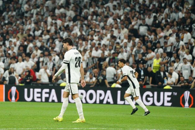 September 17, 2026, Besiktas, Istanbul, Turkey: Dusan Vlahovic (L) of Besiktas looks on during the UEFA Europa League - League Phase, Matchday 1 - football match between Besiktas and Olympique de Marseille at Besiktas Park in Istanbul, Turkey, on September 17, 2026. Besiktas Turkey - ZUMAu194 20260917_zip_u194_030 Copyright: xTolgaxUluturkx