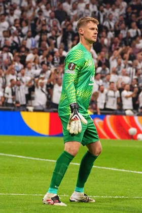 ISTANBUL, TURKEY - SEPTEMBER 17 : Goalkeeper Alexander Nubel of Besiktas reacts during the UEFA Europa League 2026 27 match between Besiktas JK and Marsilya at Tupras Stadium on September 17, 2026 in Istanbul, Turkey. Istanbul Besiktas Turkey Copyright: xSeskimphotox Besiktas-Marsilya-1709 (10)