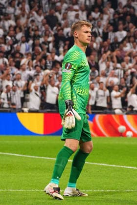 ISTANBUL, TURKEY - SEPTEMBER 17 : Goalkeeper Alexander Nubel of Besiktas reacts during the UEFA Europa League 2026 27 match between Besiktas JK and Marsilya at Tupras Stadium on September 17, 2026 in Istanbul, Turkey. Istanbul Besiktas Turkey Copyright: xSeskimphotox Besiktas-Marsilya-1709 (11)