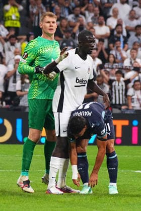 ISTANBUL, TURKEY - SEPTEMBER 17 : Goalkeeper Alexander Nubel , Kassoum Outtara of Besiktas and Neal Maupay of Marsilya during the UEFA Europa League 2026 27 match between Besiktas JK and Marsilya at Tupras Stadium on September 17, 2026 in Istanbul, Turkey. Istanbul Besiktas Turkey Copyright: xSeskimphotox Besiktas-Marsilya-1709 (49)