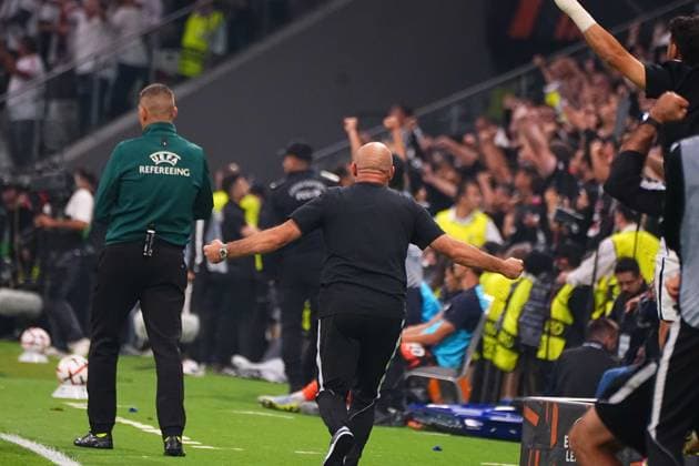 ISTANBUL, TURKEY - SEPTEMBER 17 : Coach Vincenzo Italiano of Besiktas celebrates his team first goal during the UEFA Europa League 2026 27 match between Besiktas JK and Marsilya at Tupras Stadium on September 17, 2026 in Istanbul, Turkey. Istanbul Besiktas Turkey Copyright: xSeskimphotox Besiktas-Marsilya-1709 (60)