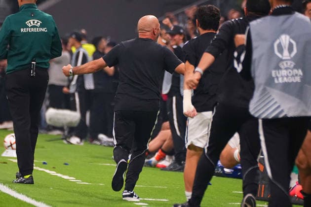 ISTANBUL, TURKEY - SEPTEMBER 17 : Coach Vincenzo Italiano of Besiktas celebrates his team first goal during the UEFA Europa League 2026 27 match between Besiktas JK and Marsilya at Tupras Stadium on September 17, 2026 in Istanbul, Turkey. Istanbul Besiktas Turkey Copyright: xSeskimphotox Besiktas-Marsilya-1709 (64)
