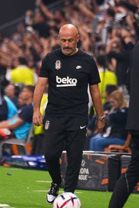 ISTANBUL, TURKEY - SEPTEMBER 17 : Coach Vincenzo Italiano of Besiktas celebrates his team first goal during the UEFA Europa League 2026 27 match between Besiktas JK and Marsilya at Tupras Stadium on September 17, 2026 in Istanbul, Turkey. Istanbul Besiktas Turkey Copyright: xSeskimphotox Besiktas-Marsilya-1709 (72)