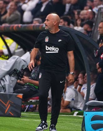 ISTANBUL, TURKEY - SEPTEMBER 17 : Coach Vincenzo Italiano of Besiktas celebrates his team first goal during the UEFA Europa League 2026 27 match between Besiktas JK and Marsilya at Tupras Stadium on September 17, 2026 in Istanbul, Turkey. Istanbul Besiktas Turkey Copyright: xSeskimphotox Besiktas-Marsilya-1709 (98)