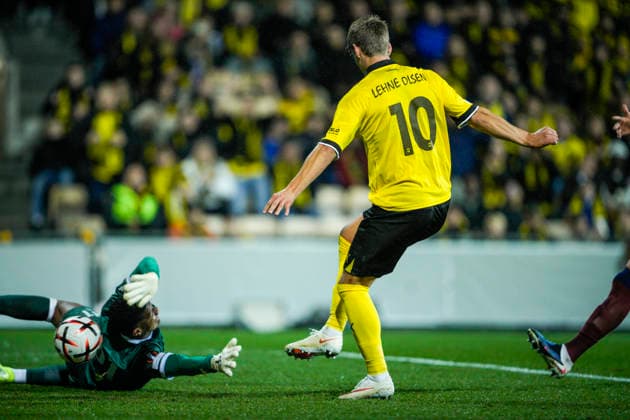 Europa League in soccer 2026–2027 Lillestrom SCU Torreense Lillestrom 20260917 Lillestrom s Thomas Lehne Olsen scores the 1–2 goal during the Europa League soccer match between Lillestrom and SCU Torreense at Arasen Photo Stian Lysberg Solum, NTB, Lillestrøm, Norway. EDITORIAL USE ONLY. RESTRICTED USE FOR BETTING COMPANIES.  Copyright: xStianxLysbergxSolumx xNTBx