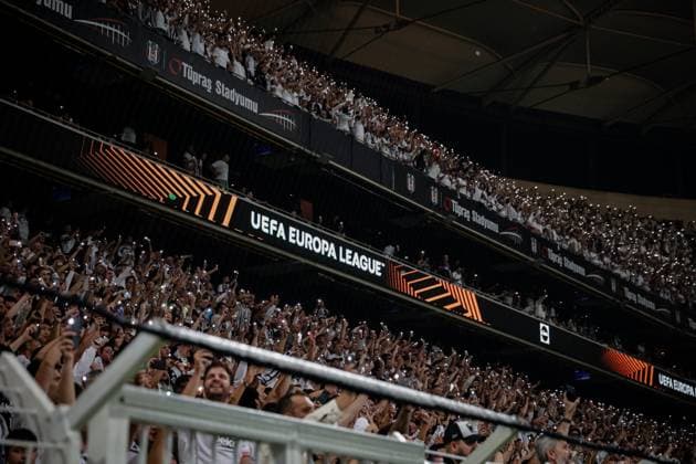 Besiktas JK vs Marseille UEFA Europa League - League Phase MD1 Besiktas JK fans shout from the stands during the UEFA Europa League 2026 27 League Phase MD1 match between Besiktas JK and Marseille at Tupras Stadium in Istanbul, Turkey, on September 17, 2026 Istanbul Turkey  Copyright: xBurakxBasturkx