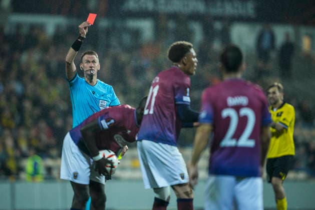 Europa League soccer 2026–2027 Lillestrom SCU Torreense Lillestrom 20260917 SCU Torreense’s Nuha Jatta receives a red card from referee Ondrej Berka during the Europa League soccer match between Lillestrom and SCU Torreense at Arasen Photo by Stian Lysberg Solum, NTB, Lillestrøm, Norway EDITORIAL USE ONLY RESTRICTED USE FOR BETTING COMPANIES  Copyright: xStianxLysbergxSolumx xNTBx