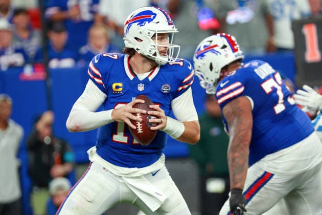 Detroit Lions vs Buffalo Bills ORCHARD PARK, NEW YORK - SEPTEMBER 17: Quarterback Josh Allen (17) of the Buffalo Bills looks to pass during an NFL, American Football Herren, USA football game between the Detroit Lions and the Buffalo Billsat Highmark Stadium in Orchard Park, New York, USA, on Thursday, September 17, 2026 Orchard Park New York United States  Copyright: xAmyxLemusx originalFilename:lemus-detroitl260917_npNGD