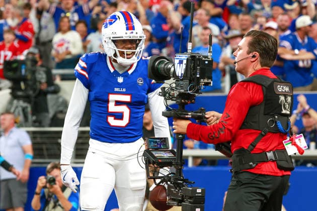 Detroit Lions vs Buffalo Bills ORCHARD PARK, NEW YORK - SEPTEMBER 17: Wide receiver Joshua Palmer (5) of the Buffalo Bills celebrates his touchdown during an NFL, American Football Herren, USA football game between the Detroit Lions and the Buffalo Billsat Highmark Stadium in Orchard Park, New York, USA, on Thursday, September 17, 2026 Orchard Park New York United States  Copyright: xAmyxLemusx originalFilename:lemus-detroitl260917_nprOO