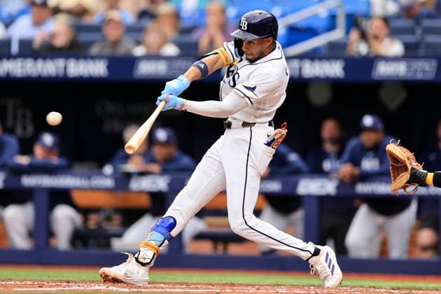September 17, 2026, St. Petersburg, Florida, USA: Tampa Bay Rays left fielder Chandler Simpson (14) singles to center field during an MLB, Baseball Herren, USA game against the Athletics on September 17, 2026 at Tropicana Field. The Rays beat the Athletics 10-1 and swept the series. MLB 2026: Tampa Bay Rays 10 : 1 Athletics  - ZUMAh180 20260917_zsp_h180_079 Copyright: xKimxHukarix