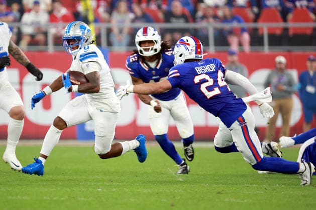 Detroit Lions vs Buffalo Bills ORCHARD PARK, NEW YORK - SEPTEMBER 17: Running back Jahmyr Gibbs (0) of the Detroit Lions carries the ball during an NFL, American Football Herren, USA football game between the Detroit Lions and the Buffalo Billsat Highmark Stadium in Orchard Park, New York, USA, on Thursday, September 17, 2026 Orchard Park New York United States  Copyright: xAmyxLemusx originalFilename:lemus-detroitl260917_np0fb.jpg