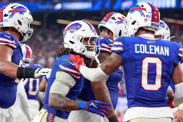 Detroit Lions vs Buffalo Bills ORCHARD PARK, NEW YORK - SEPTEMBER 17: Running back James Cook III (4) of the Buffalo Bills celebrates his touchdown during an NFL, American Football Herren, USA football game between the Detroit Lions and the Buffalo Billsat Highmark Stadium in Orchard Park, New York, USA, on Thursday, September 17, 2026 Orchard Park New York United States  Copyright: xAmyxLemusx originalFilename:lemus-detroitl260917_npJOX