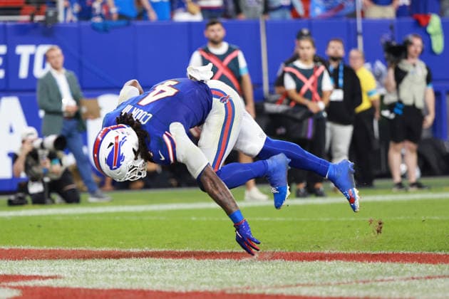 Detroit Lions vs Buffalo Bills ORCHARD PARK, NEW YORK - SEPTEMBER 17: Running back James Cook III 4 of the Buffalo Bills scores a touchdown during the second half of an NFL, American Football Herren, USA football game between the Detroit Lions and the Buffalo Billsat Highmark Stadium in Orchard Park, New York, USA, on Thursday, September 17, 2026 Orchard Park New York United States  Copyright: xJorgexLemusx originalFilename:lemus-detroitl260917_npgMC