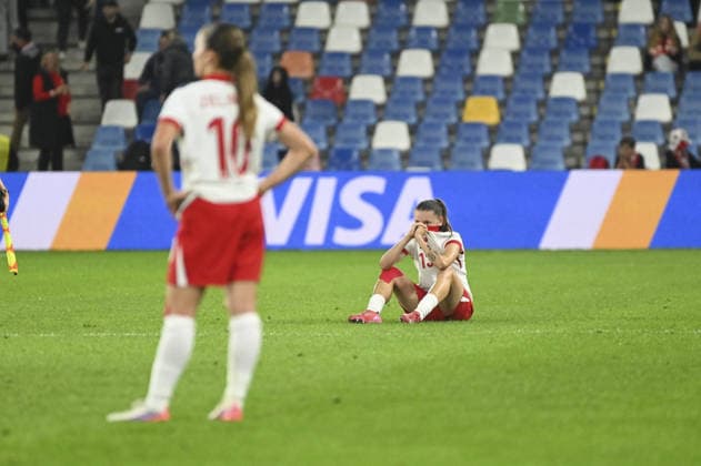 SOCCER - FIFA World Cup, WM, Weltmeisterschaft, Fussball - U-20 Women s - Poland vs. Colombia Photo by IPA ABACAPRESS.COM88645183 - The Polish team was overcome with despair and sadness after losing the match and being eliminated from the tournament during the Round of 16 of the FIFA U-20 Women s World Cup match between England and Nigeria, held in Bielsko-Biala, Poland, on September 17, 2026 Bielsko-Biala Poland  Copyright: xIPAxSport ABACAx