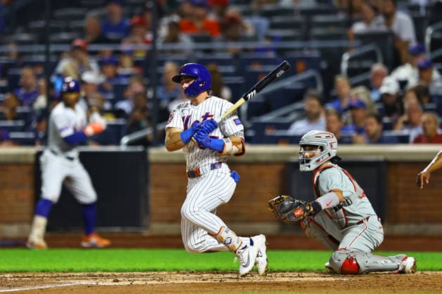 MLB, Baseball Herren, USA Philadelphia Phillies Vs. New York Mets New York Mets Nick Morabito 55 singles during the sixth inning of a baseball game against the Philadelphia Phillies at Citi Field in Corona, on September 17, 2026. Flushing N.Y. United States  Copyright: xGordonxDonovanx originalFilename:donovan-mlbphila260917_npbaB.jpg