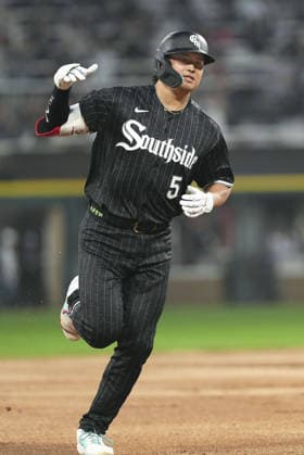 Baseball: Tigers vs. White Sox Munetaka Murakami of the Chicago White Sox rounds the bases after hitting a three-run home run in the first inning of a baseball game against the Detroit Tigers at Rate Field in Chicago on Sept. 17, 2026.  A14AA0005627773P