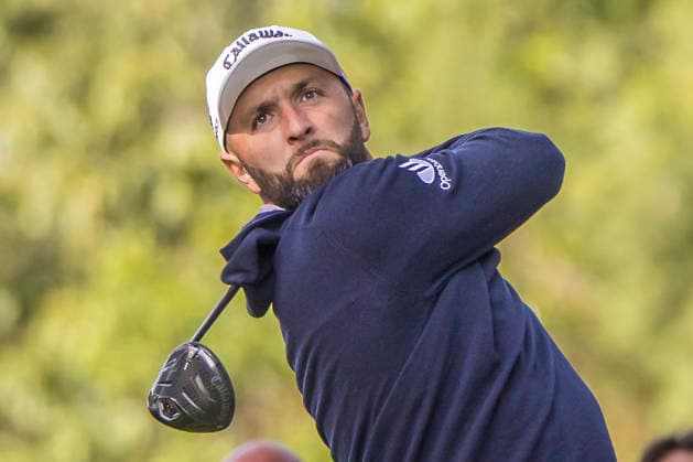 Golf - DP World Tour (European Tour) ˜Rolex Series™ - 2026 BMW PGA, Golf Herren Championship - Second Round - West Course, Wentworth Club - Friday 18th September 2026 Jon Rahm (ESP) with his tee shot from the 17th hole as he misses out on making the cut COLORSPORT DANIEL BEARHAM  cspDB_BMWPGA_R2_180926_