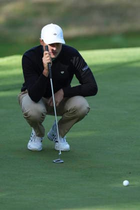 VIRGINIA WATER, ENGLAND - SEPTEMBER 18: Ludvig Aberg (SWE) lines up a putt putts on the fourteenth green during Round 2 at the BMW PGA, Golf Herren Championship at Wentworth Golf Club, Virginia Water on September 18, 2026 in Surrey, England The BMW PGA Championship