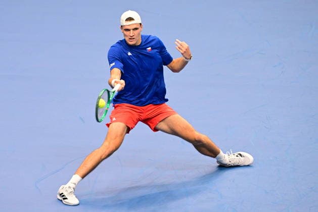 Jakub Mensik (CZE) playes against Learner Tien (USA) in the game of the 2026 Davis Cup men s team tennis World Championship, WM, Weltmeisterschaft match between the Czech Republic and the United States, in Prague, Czech Republic, on September 18, 2026. (CTKxPhoto MichalxKamaryt) CTKPhotoP2026091805596  CTKPhotoP2026091805596