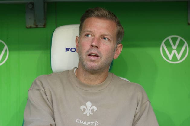 18.09.2026, xgox, Fussball, 2. Bundesliga, VfL Wolfsburg - SV Darmstadt 98 v.l. Florian Kohfeldt (Darmstadt, Trainer) (DFL DFB REGULATIONS PROHIBIT ANY USE OF PHOTOGRAPHS as IMAGE SEQUENCES and or QUASI-VIDEO) Wolfsburg