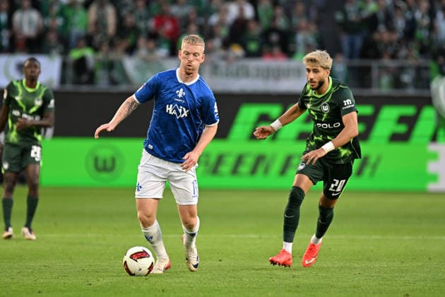 Herren I Frauen I Saison 2026-2027 I 2. Bundesliga I 6. Spieltag I VfL Wolfsburg - SV Darmstadt 98 I 18.09.2026 Kai Klefisch (17, SV Darmstadt 98), Muhammed Mehmet Damar (20, VfL Wolfsburg) Wolfsburg Volkswagen Arena Niedersachsen Deutschland Copyright: xLobeca InesxHähnelx