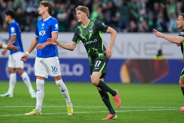 18.09.2026, xydrx, Herren, Fußball, 2.Bundesliga, VfL Wolfsburg - SV Darmstadt 98, Saison 2026 2027, Volkswagen Arena: Torjubel nach dem Tor zum 1:0 für den VfL Wolfsburg durch Torschütze Alexander Bernhardsson (VfL Wolfsburg, 17) DFB regulations prohibit any use of photographs as image sequences and or quasi-video. Copyright: HMBxMedia YannisxDreimann