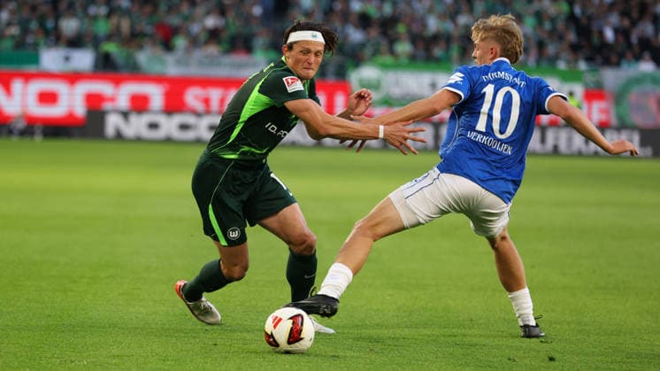 VfL vs. Darmstadt, 2. BL Wolfsburg, 18.09.2026, Fußball, Herren, 2. BL, Saison 2026 2027, VfL Wolfsburg vs. SV Darmstadt 98: Fabian Reese (VfL Wolfsburg), Nicolas Verkooijen (SV Darmstadt 98) (DFL DFB REGULATIONS PROHIBIT ANY USE OF PHOTOGRAPHS as IMAGE SEQUENCES and or QUASI-VIDEO) Volkswagen Arena Niedersachsen Deutschland