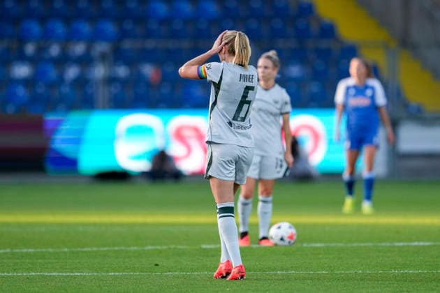 v.li.: Janina Minge (Wolfsburg, 6), Svenja Huth (Wolfsburg, 10), Spielerinnen vom VfL Wolfsburg, enttäuscht schauend, Enttäuschung, Frustration, disappointed, pessimistisch, nach dem Gegentor zum 1:0, Action, Aktion, Spielszene, 18.09.2026, Sinsheim (Hoffenheim) (Deutschland), Fussball, Google Pixel Frauen-Bundesliga, TSG 1899 Hoffenheim - VfL Wolfsburg, DFB DFL REGULATIONS PROHIBIT ANY USE OF PHOTOGRAPHS AS IMAGE SEQUENCES AND OR QUASI-VIDEO.