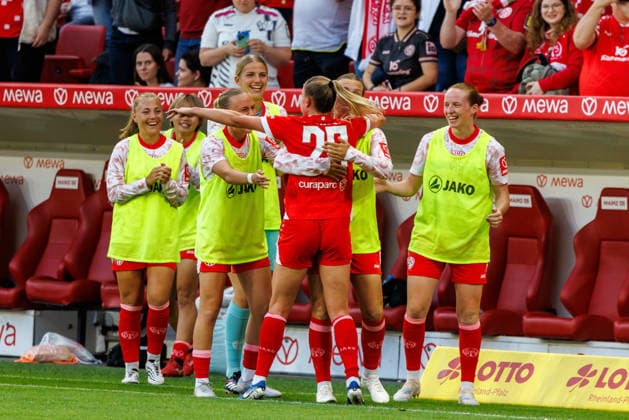 GPFBL, 1. FSV Mainz 05 - Eintracht Frankfurt, 18.09.2026, Mainz Jubel zum 2:0 durch Sabina Jackson (1. FSV Mainz 05, 20) im Spiel der Google Pixel Frauen Bundesliga am 5. Spieltag der Saison 2026 27 zwischen dem 1. FSV Mainz 05 und Eintracht Frankfurt in der MEWA Arena, Mainz, 18.09.2026. Copyright: xBEAUTIFULxSPORTS Hahnex