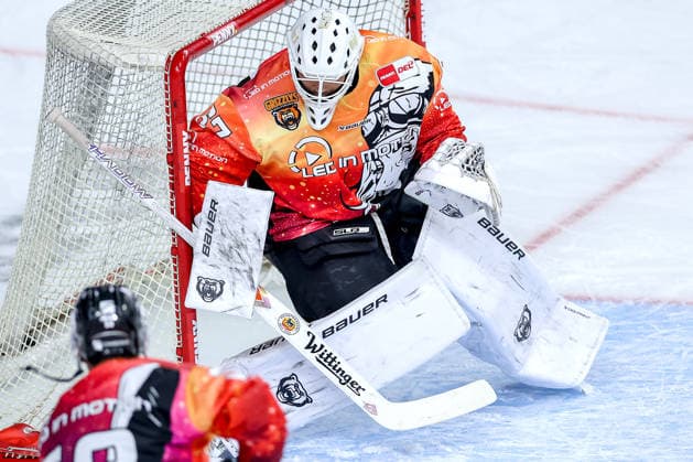 18.09.2026, Eishockey, DEL, Kölner Haie - Grizzlys Wolfsburg, 1.Spieltag, Saison 2026 27, Lanxess-Arena Köln: Goalie Hannibal Weitzmann (Grizzlys Wolfsburg 67) Nordrhein-Westfalen Deutschland