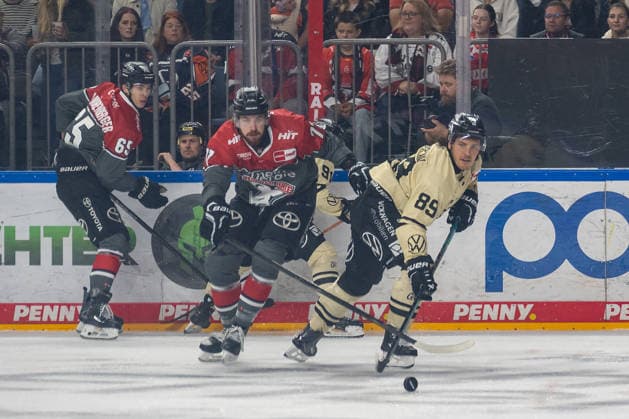 Zweikampf zwischen Ryan MacInnis (Koelner Haie, 77) und Matt Choupani (Grizzlys Wolfsburg, 89). Koelner Haie vs. Grizzlys Wolfsburg, Eishockey, Penny DEL, 01. Spieltag, Saison 2026 2027, 18.09.2026 Koelner Haie vs. Grizzlys Wolfsburg, Eishockey, Penny DEL, 01. Spieltag, Saison 2026 2027, 18.09.2026 Köln Copyright: xEibner-Pressefoto ThomasxHaeslerx EP_THR