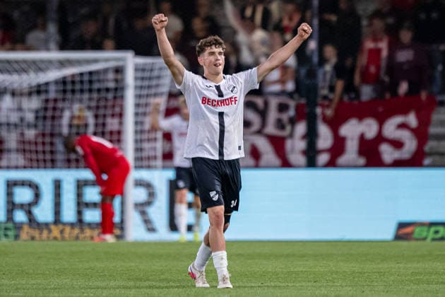 Janne Berner (SC Verl, 34) jubeln ueber das Tor zum 2:0 durch Almin Mesanovic (SC Verl, 30) GER, SC Verl vs. FC Wuerzburger Kickers, Fussball, 3. Liga, 7. Spieltag, Spielzeit 2026 2027, 18.09.2026 DFL Regulations prohibit any use of photographers as image sequences and or quasi-video. GER, SC Verl vs. FC Wuerzburger Kickers, Fussball, 3. Liga, 7. Spieltag, Spielzeit 2026 2027, 18.09.2026 Verl Copyright: xEibner-Pressefoto JanxRollingerx EP_JSK